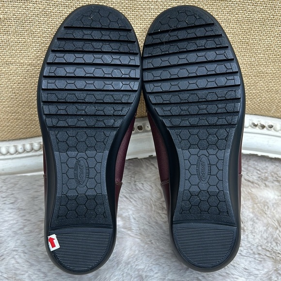 Dr Scholl’s | Maroon Slip On Shoes, Size 7 NWT - Picture 9 of 13